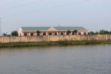 Nhà cộng đồng cho người ăn xin “chết yểu” vì... thiếu cổng