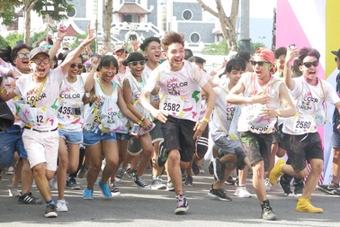 Tưng bừng vui với “Đường chạy sắc màu” ở Đà Nẵng