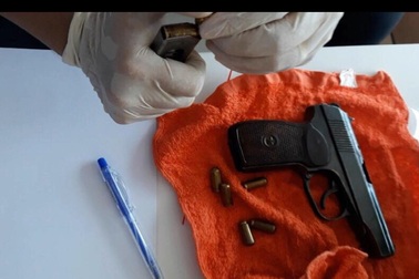 Nhóm đối tượng mang súng vào khách sạn để... “phê” ma tuý