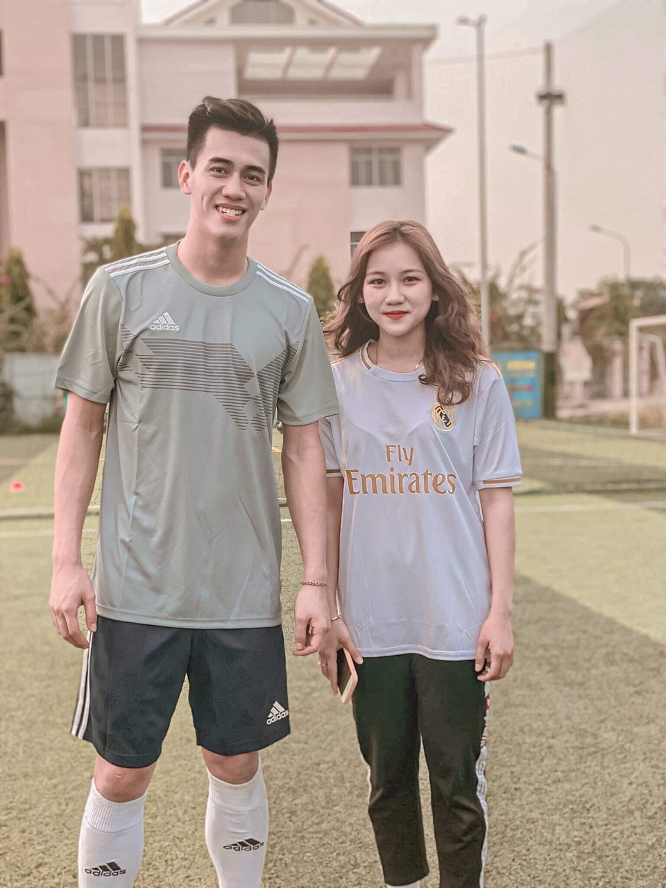 Nữ sinh xinh đẹp hâm mộ tuyển thủ Quang Hải và là tiền đạo cứng - 10 Nữ sinh xinh đẹp hâm mộ tuyển thủ Quang Hải và là tiền đạo cứng - 10
