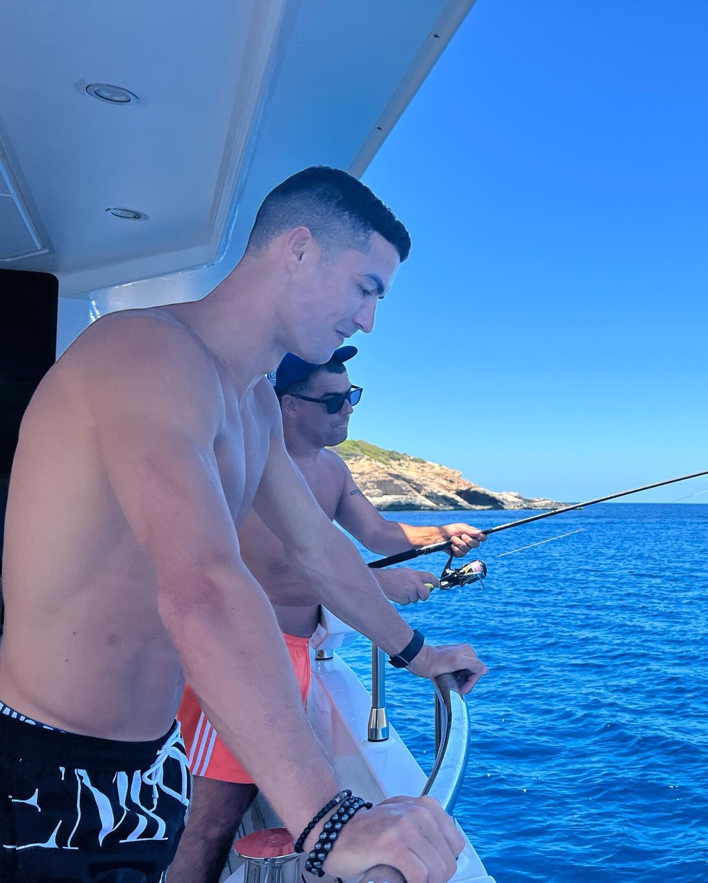 Bạn gái C.Ronaldo gây ấn tượng với thân hình gợi cảm - 4 Bạn gái C.Ronaldo gây ấn tượng với thân hình gợi cảm - 4