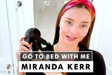 Các bước chăm sóc da buổi tối trước khi đi ngủ của Miranda Kerr