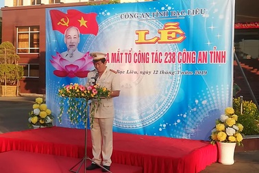 Ra mắt lực lượng phản ứng nhanh Công an Bạc Liêu.