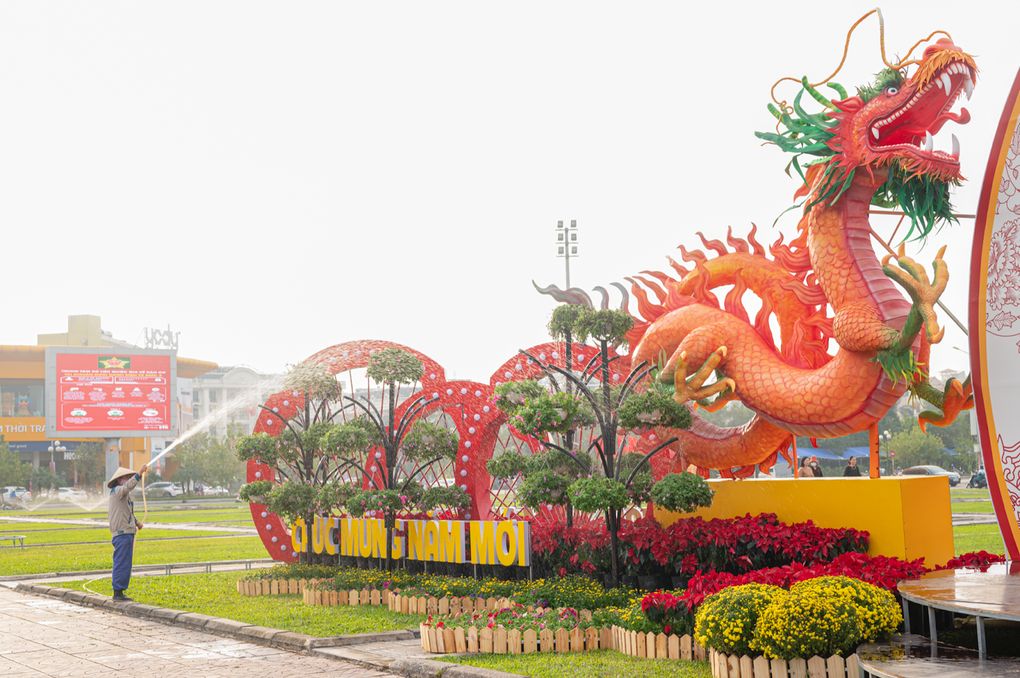 Cặp rồng ở Bắc Giang vừa ra mắt, người dân nô nức chụp ảnh check-in - 3 Cặp rồng ở Bắc Giang vừa ra mắt, người dân nô nức chụp ảnh check-in - 3