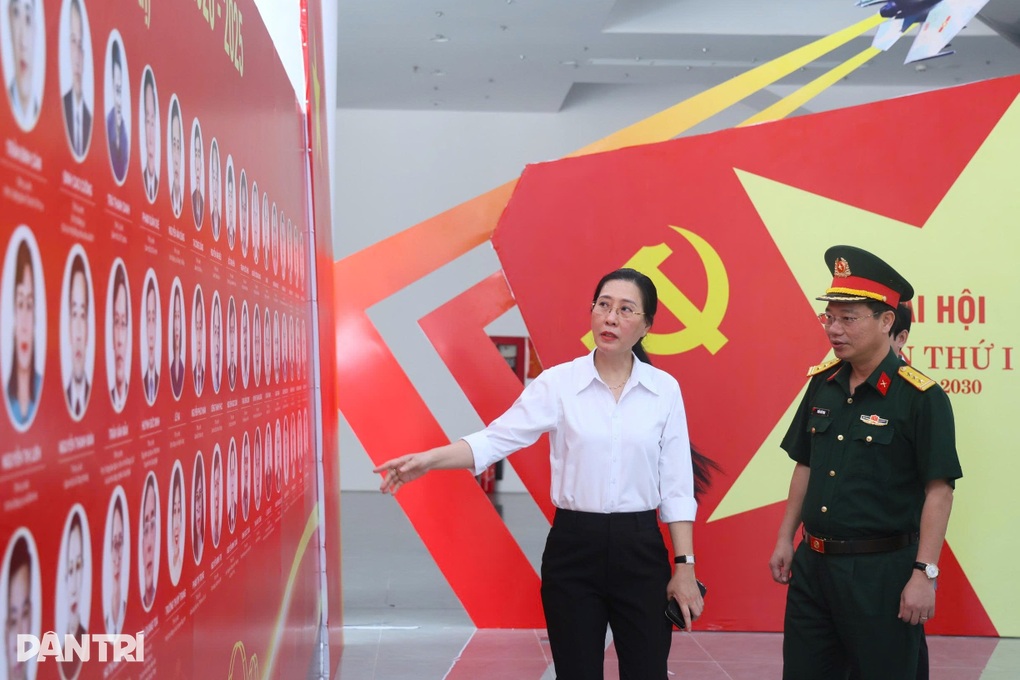 Đại hội Đảng bộ tỉnh Quảng Ngãi không nhận hoa chúc mừng - 1 Đại hội Đảng bộ tỉnh Quảng Ngãi không nhận hoa chúc mừng - 1