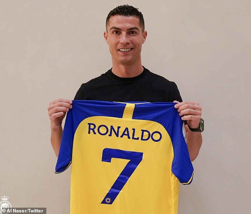 Ronaldo: Tôi hào hứng với trải nghiệm mới ở Saudi Arabia - 2 Ronaldo: Tôi hào hứng với trải nghiệm mới ở Saudi Arabia - 2