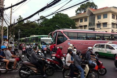 Hà Nội: Nổ trạm biến áp 5 quận bị mất điện