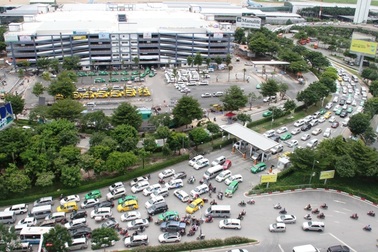 Đề xuất làm đường trên cao “giải cứu” sân bay Tân Sơn Nhất