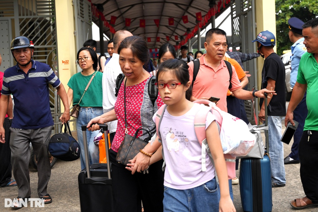 Chia lửa với hàng không, ngành đường sắt tăng toa hàng loạt đoàn tàu - 1 “Chia lửa” với hàng không, ngành đường sắt tăng toa hàng loạt đoàn tàu