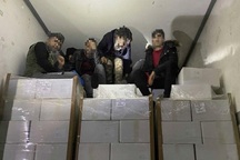 11 người di cư thoát chết trong gang tấc nhờ đập cửa thùng đông lạnh