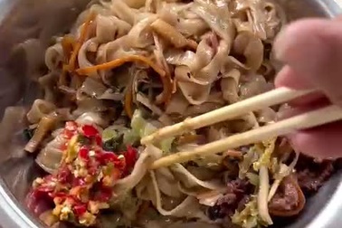 Khách Việt "thất vọng nhè nhẹ" khi ăn bát phở bò 63.000 đồng ở Trung Quốc