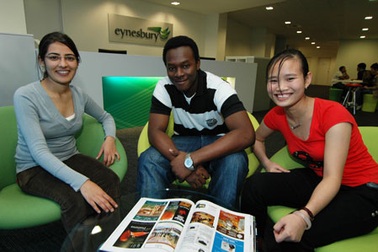 Học bổng từ trường Eynesbury: Đường vào đại học Adelaide và đại học Nam Úc