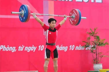 Hoàng Anh Tuấn đoạt HCV ngày trở lại