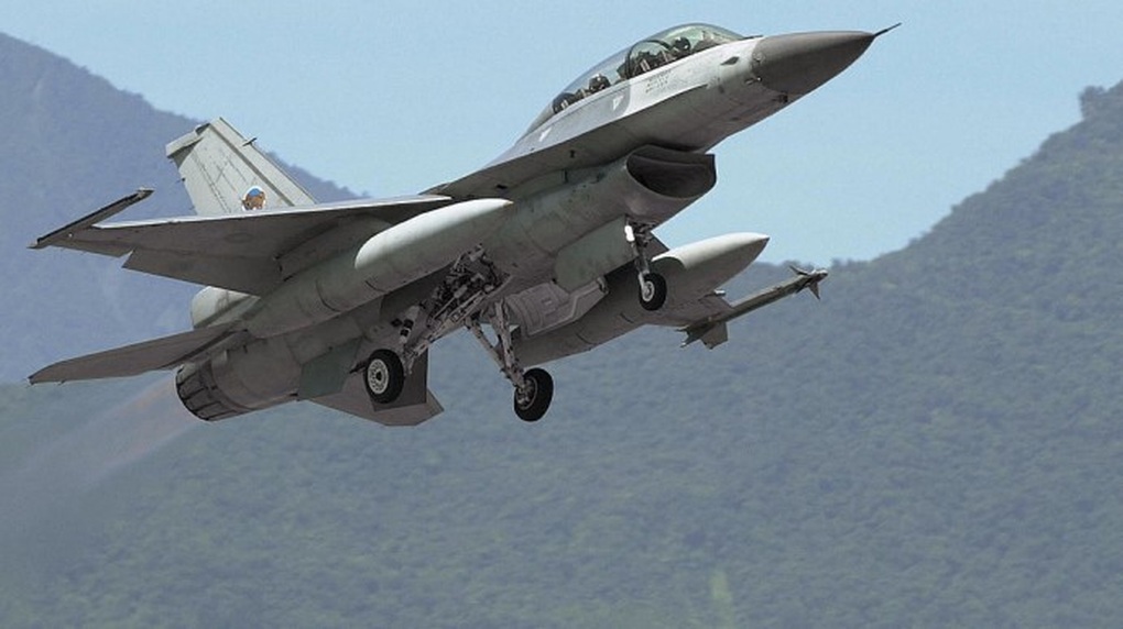 Ukraine nêu số tiêm kích F-16 cần thiết để giành lại lãnh thổ từ Nga - 1 Ukraine nêu số tiêm kích F-16 cần thiết để giành lại lãnh thổ từ Nga - 1