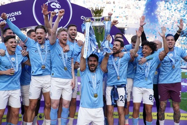 Man City ăn mừng danh hiệu vô địch Premier League