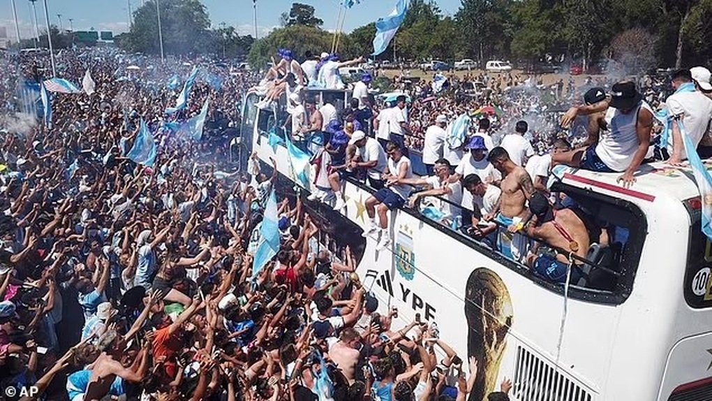 Cổ động viên Argentina thiệt mạng khi ăn mừng vô địch World Cup - 1 Cổ động viên Argentina thiệt mạng khi ăn mừng vô địch World Cup - 1