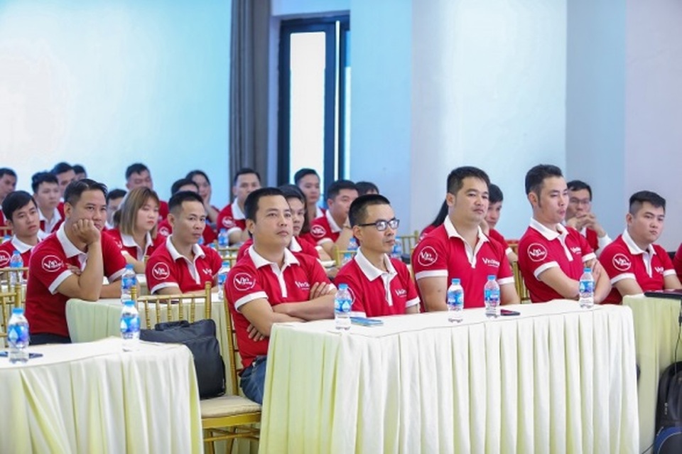 Tăng trưởng ấn tượng, VinShop hướng tới mốc 55.000 tiệm tạp hóa trong năm nay - 1