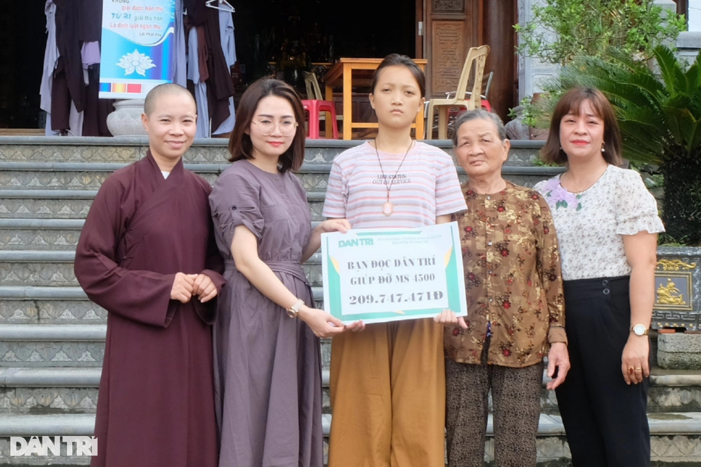 Bạn đọc giúp đỡ nữ sinh 10 năm sống nhờ máu người khác gần 300 triệu đồng - 2 Bạn đọc giúp đỡ nữ sinh 10 năm sống nhờ máu người khác gần 300 triệu đồng - 2
