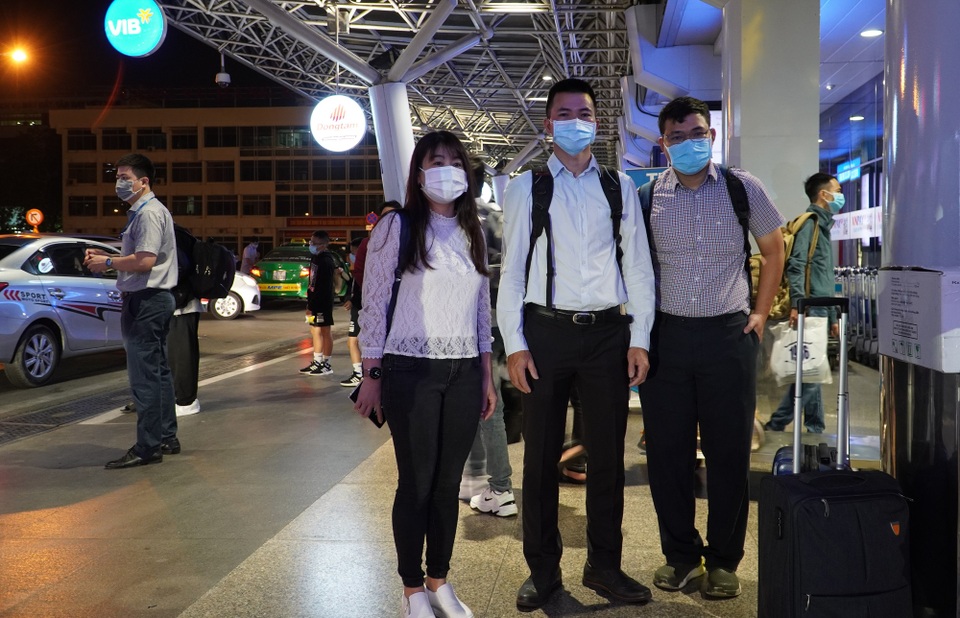 Nhóm bác sĩ Bệnh viện Chợ Rẫy đi vào vùng dịch… chưa biết ngày về - 1 Nhóm bác sĩ Bệnh viện Chợ Rẫy đi vào vùng dịch… chưa biết ngày về - 1