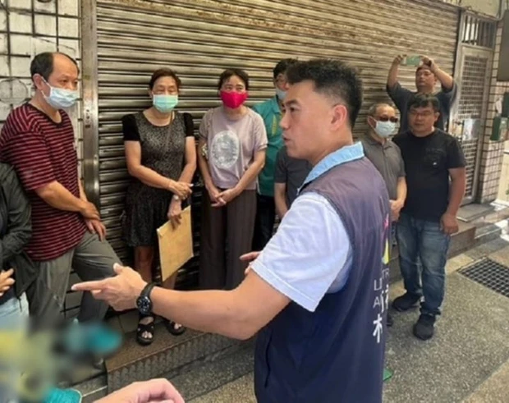 Từ chối trai trẻ tán tỉnh, cô gái bị đánh đến mức phải đi cấp cứu - 1 Từ chối trai trẻ tán tỉnh, cô gái bị đánh đến mức phải đi cấp cứu - 1