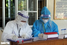 20 nhân viên y tế nhiễm SARS-CoV-2, Phú Yên yêu cầu nâng biện pháp bảo vệ