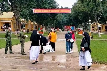 Cách ly hàng trăm công dân Việt Nam trở về từ nước ngoài