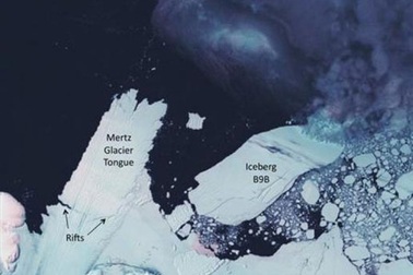 Xuất hiện tảng băng trôi khổng lồ đe dọa khí hậu trái đất