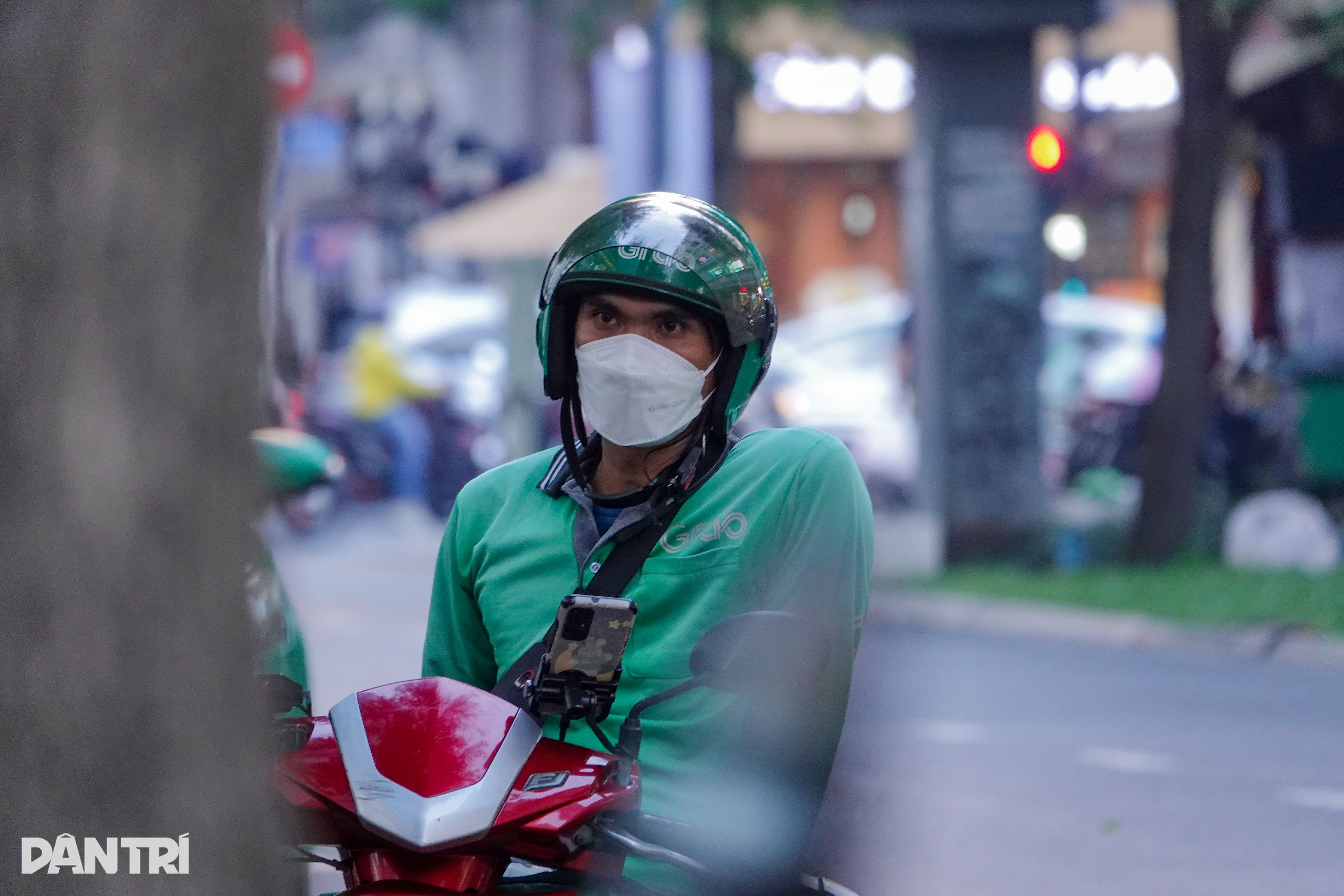 Từ quản lý lương 30 triệu đồng/tháng nay làm tài xế thu nhập 7 triệu đồng - 1 Từ quản lý lương 30 triệu đồng/tháng nay làm tài xế thu nhập 7 triệu đồng - 1