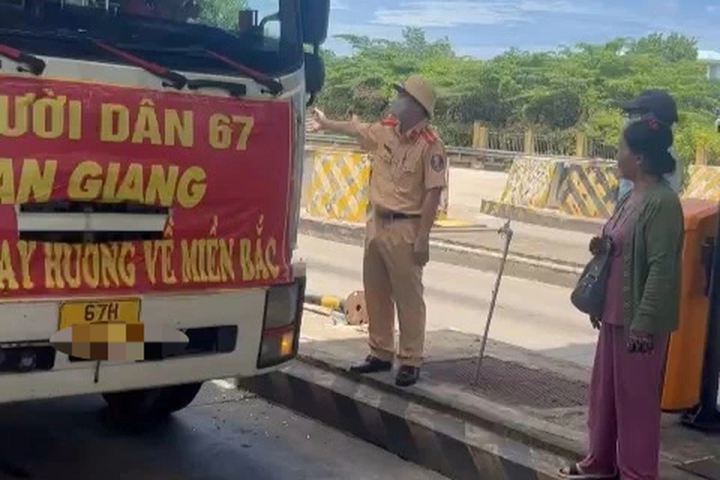 Xe cứu trợ đồng bào bão lũ khi trở về có được miễn phí đường cao tốc không? - 1 Xe cứu trợ đồng bào bão lũ khi trở về có được miễn phí đường cao tốc không? - 1