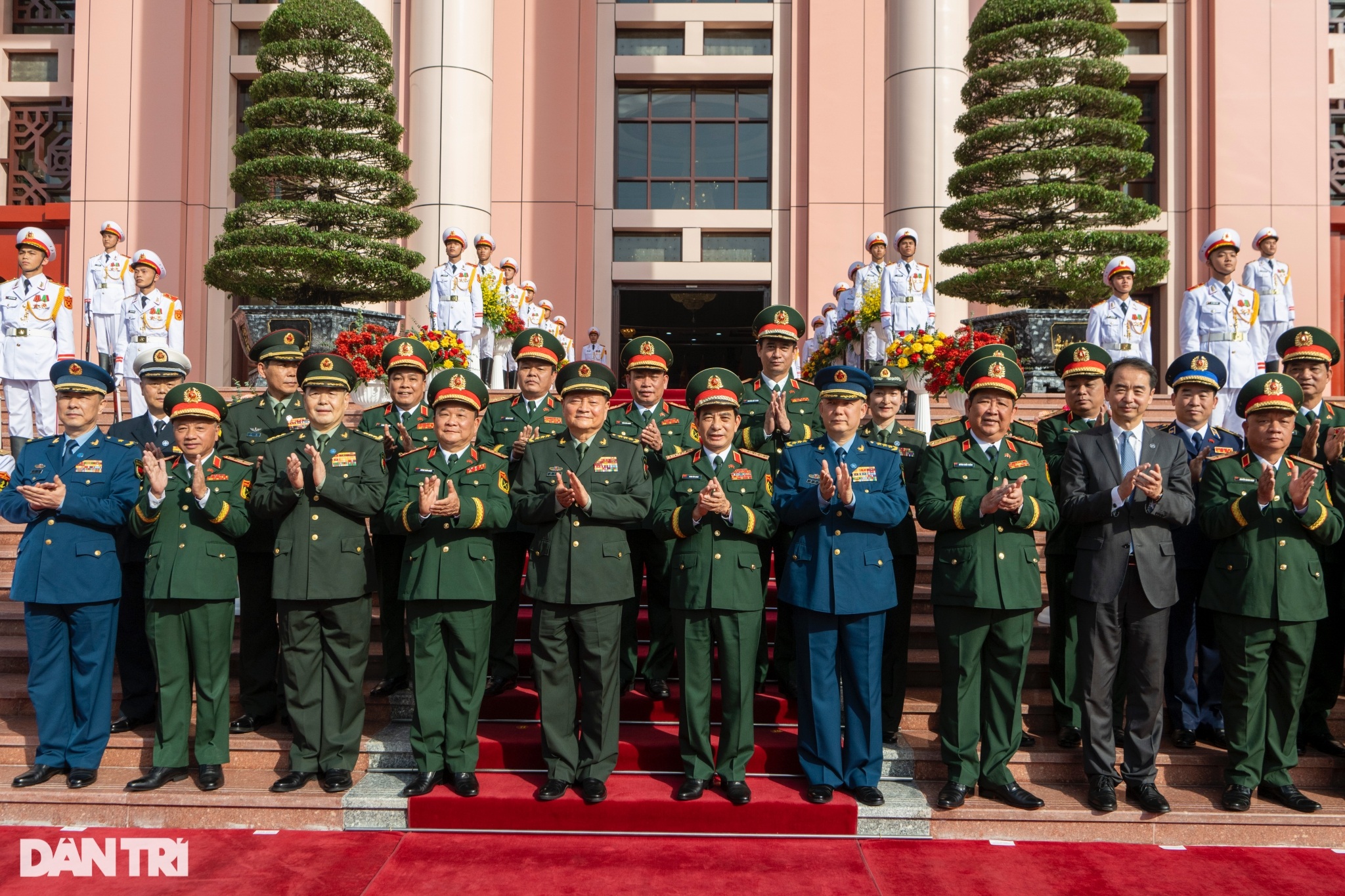 Đại tướng Phan Văn Giang chủ trì lễ đón Phó Chủ tịch Quân ủy TƯ Trung Quốc - 9