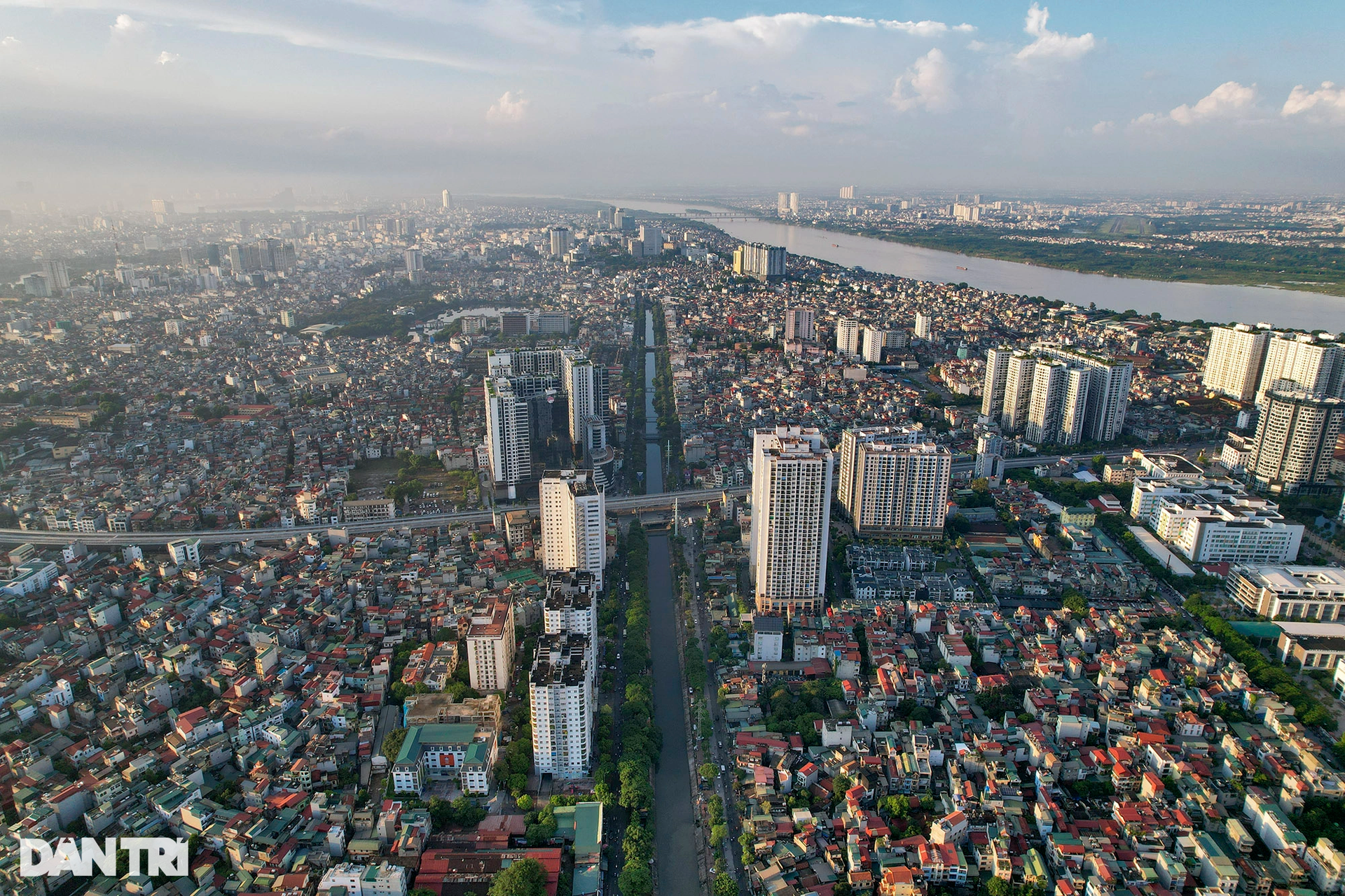 Nhà cửa dày đặc không còn khoảng trống khi nhìn đô thị Hà Nội từ trên cao - 5 Nhà cửa dày đặc không còn khoảng trống khi nhìn đô thị Hà Nội từ trên cao - 5