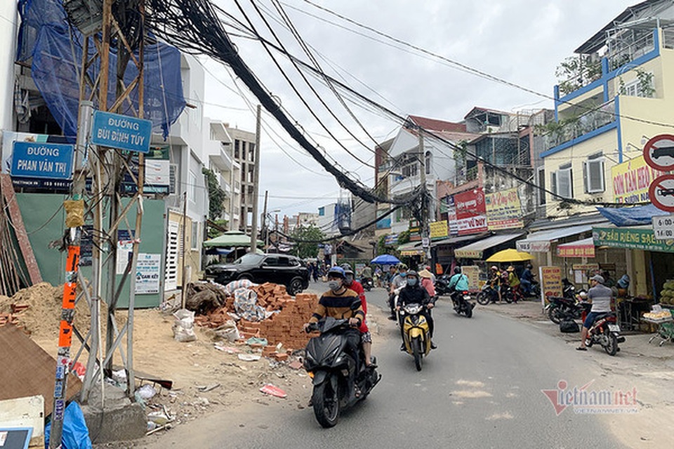 Nhà siêu mỏng tái xuất sau mở rộng đường, mỗi m2 giá gần nửa tỷ đồng - 1 Nhà siêu mỏng tái xuất sau mở rộng đường, mỗi m2 giá gần nửa tỷ đồng - 1