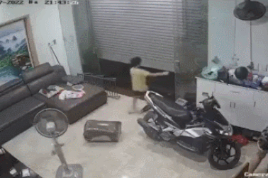 Clip vụ tai nạn đáng sợ từ tình huống đời thường khiến dân mạng giật mình