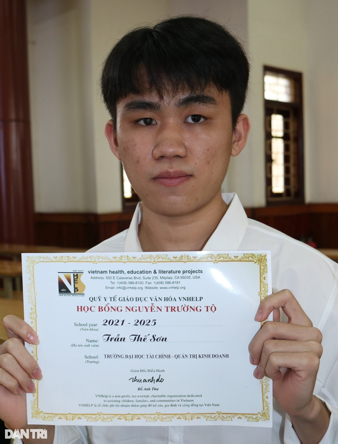 Mẹ đã khóc khi em được nhận học bổng Nguyễn Trường Tộ! - 2 Mẹ đã khóc khi em được nhận học bổng Nguyễn Trường Tộ! - 2
