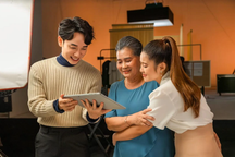 Dấu ấn từ những "cái chạm" trong MV mới của Trúc Nhân