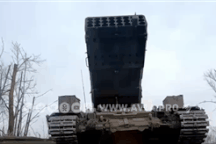 Pháo nhiệt áp "lửa mặt trời" Nga nã hỏa lực vào phòng tuyến của Ukraine