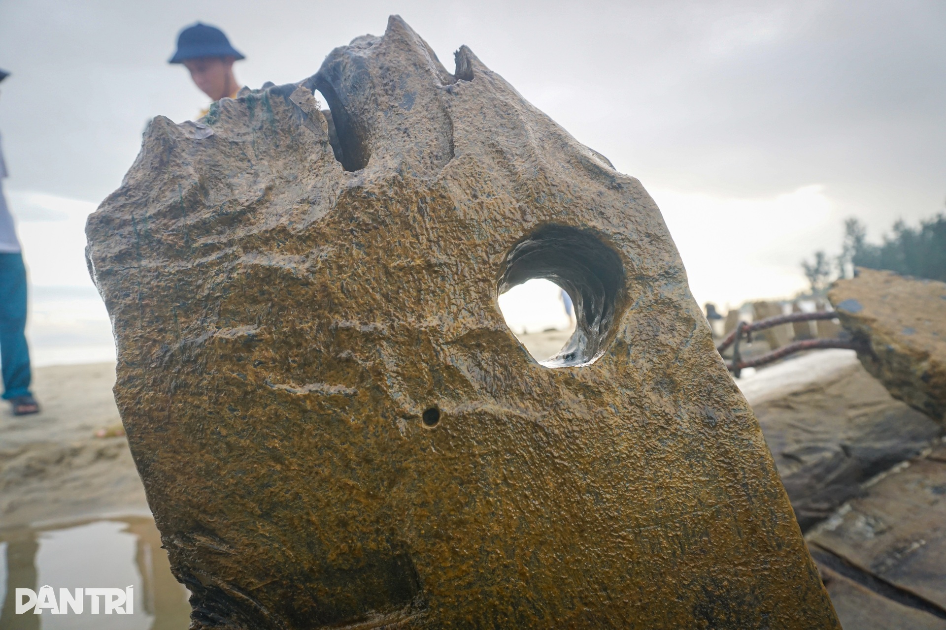 Hình hài tàu cổ phát lộ trở lại ở Hội An sau nhiều tháng mất dấu - 8