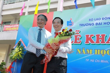 Thầy phó hiệu trưởng có duyên nợ với nghề báo