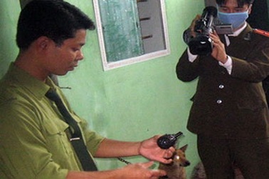 Nghẹt thở truy bắt đối tượng giấu lựu đạn