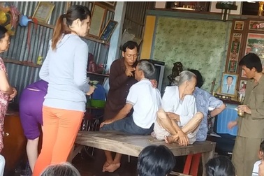 Bỏ đại học… về quê chữa bệnh bằng nước lã