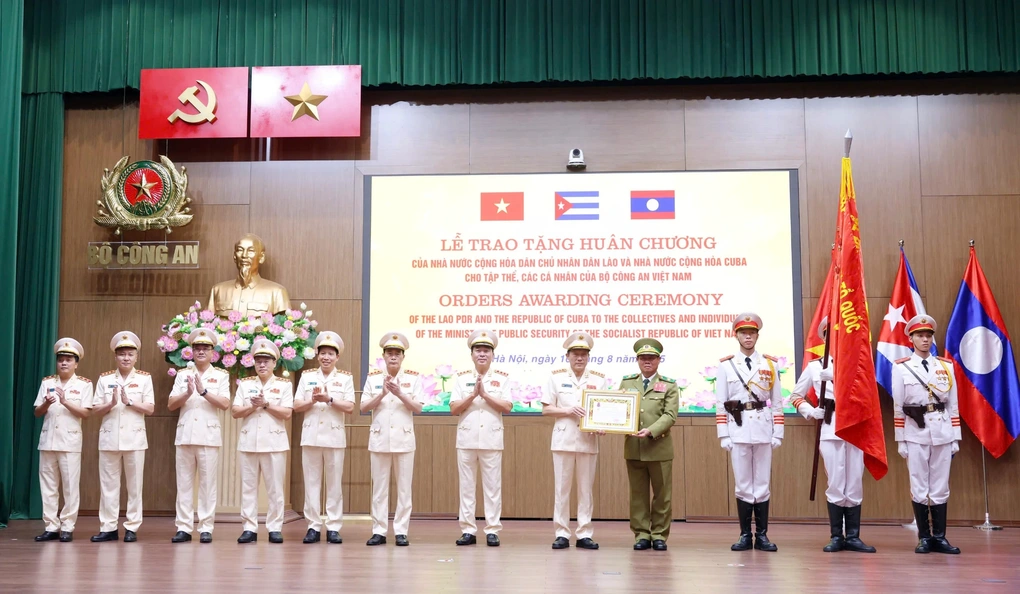 Lực lượng công an Việt Nam - Lào - Cuba phát huy quan hệ hữu nghị vĩ đại - 1 Lực lượng công an Việt Nam - Lào - Cuba phát huy quan hệ hữu nghị vĩ đại - 1