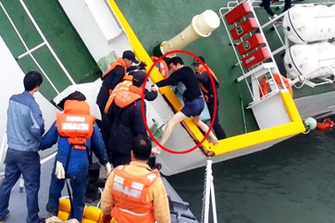 Hàn Quốc: Video thuyền trưởng phà đắm được cứu trước hành khách