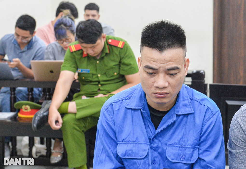 Lập trình viên nước ngoài bị bạo hành suốt 4 tháng, mất 14 chiếc răng - 2 Lập trình viên nước ngoài bị bạo hành suốt 4 tháng, mất 14 chiếc răng - 2