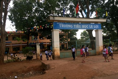 Nguyên chủ tịch xã xây nhà trái phép trên đất của trường học