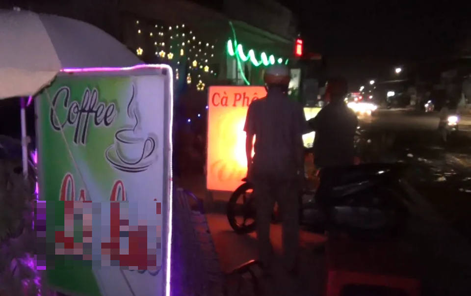 Tiếp viên quán cà phê… kiêm luôn nghề bán dâm - 1