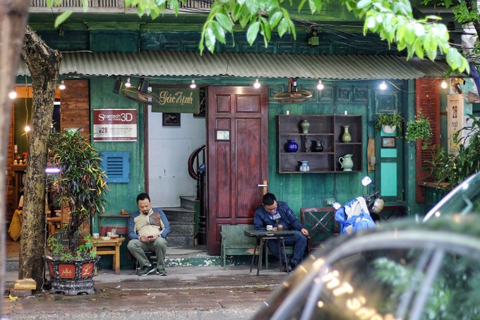 Hình ảnh các quán ăn, cà phê ở Hà Nội ngày mở cửa đón khách trở lại - Ảnh 1. Hình ảnh các quán ăn, cà phê ở Hà Nội ngày mở cửa đón khách trở lại - Ảnh 1.