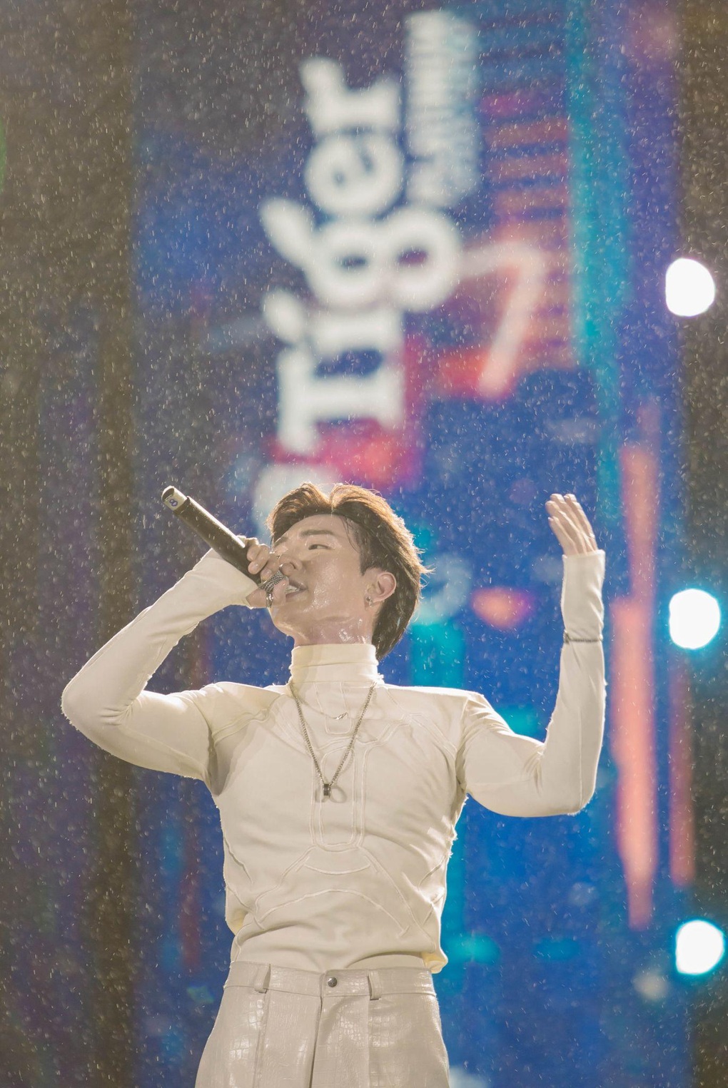 Đen, Hoàng Thùy Linh, Rhymastic… cùng dàn sao Tiger Remix khuấy đảo Quy Nhơn - 5