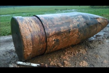 Phát hiện quả đạn pháo nặng hơn 860 kg