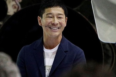 Tỷ phú Nhật Bản đăng tuyển tìm bạn gái cùng dạo quanh mặt trăng