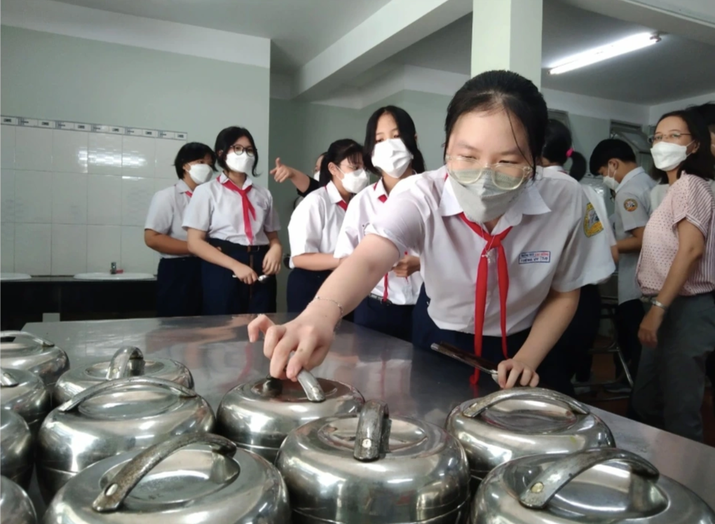 TPHCM áp giá trần 26 khoản thu trong trường học, cấm thu vượt mức - 1 TPHCM áp giá trần 26 khoản thu trong trường học, cấm thu vượt mức - 1